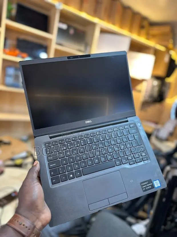 Laptop Dell Latitude 7300 8GB Intel Core i7 SSD 256GB · Photo 1