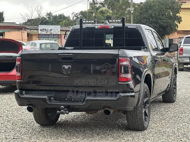 Dodge RAM 2022 Black · Photo 1
