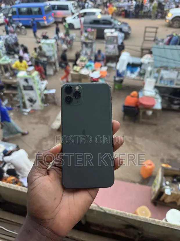Apple iPhone 11 Pro Max 512 GB Green · Photo 1