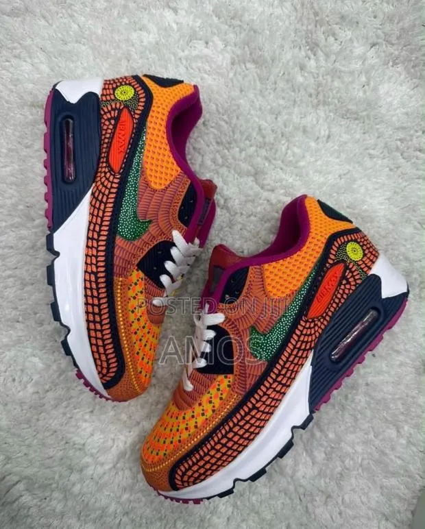 Air Max Sneakers · Photo 1