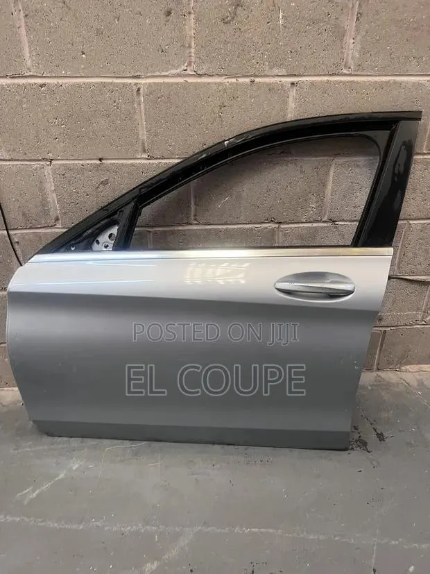 C300 / W205 2015-2016-2017-2018-2019-2020 Doors · Photo 1