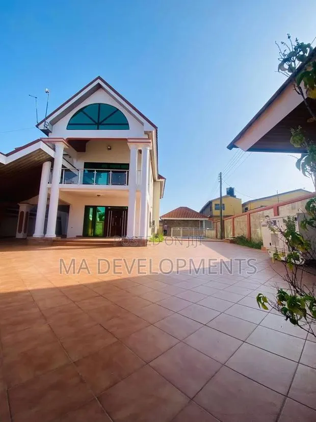 6bdrm House in Madev Realty, Dzorwulu for rent · Photo 1