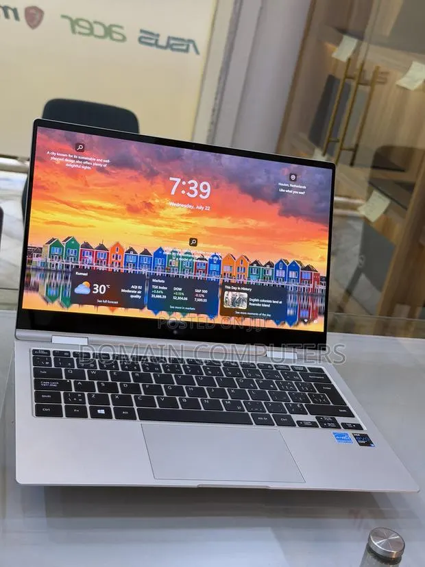 Laptop Samsung Galaxy Book4 Pro 360 8GB Intel Core i7 SSD 512GB · Photo 1