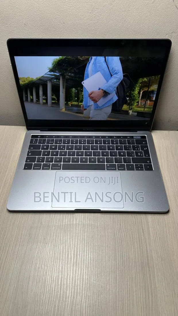 Laptop Apple MacBook Pro 8GB Intel Core i5 SSD 512GB · Photo 1
