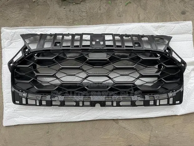 Honda HRV Front Grille 2022 2023 2024 2025 · Photo 1