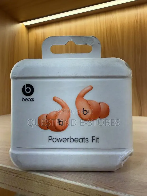 Powerbeats Fit · Photo 1