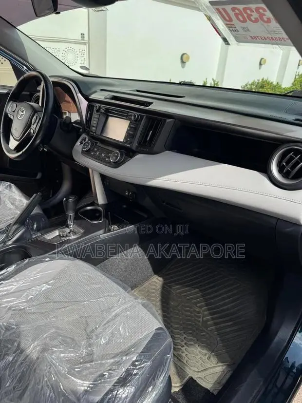 Toyota RAV4 XLE 4dr SUV AWD (2.5L 4cyl 6A) 2018 Blue · Photo 1