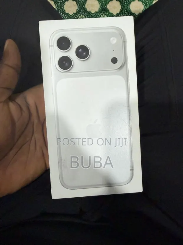 New Apple iPhone 17 Pro Max 256 GB White · Photo 1