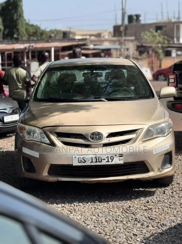 Toyota Corolla 2011 Brown · Photo 1