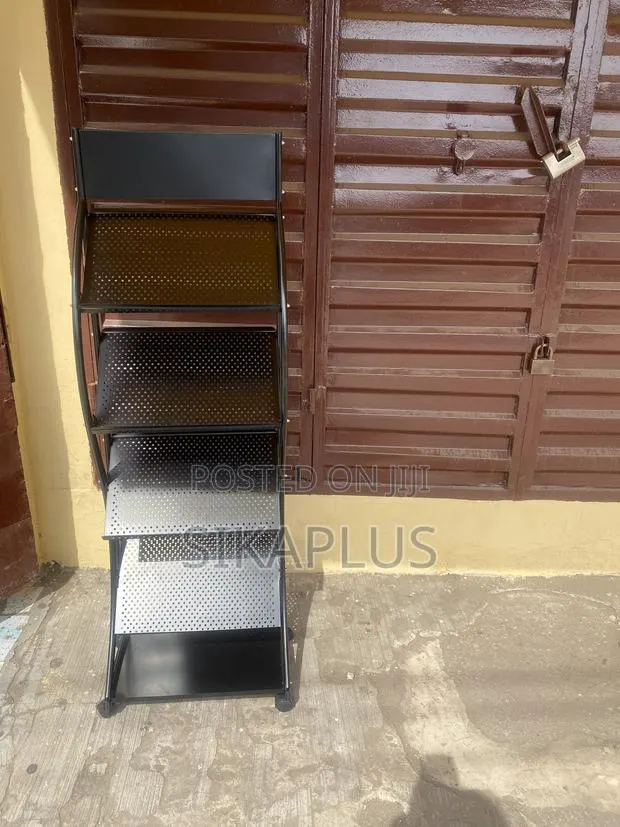 Metal Magazine Rack · Photo 1