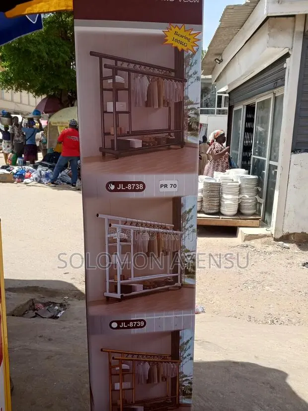 Quality Portable Metal Garment Rack With Wheels