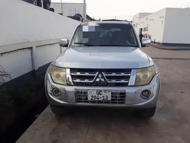 Mitsubishi Pajero 2013 Gray · Photo 1