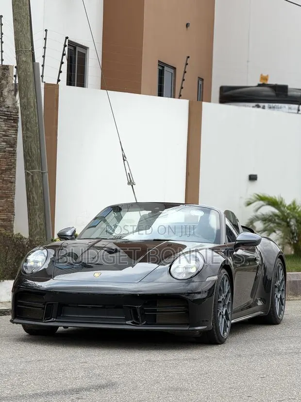 Porsche 911 Carrera Cabriolet 2025 Black · Photo 1