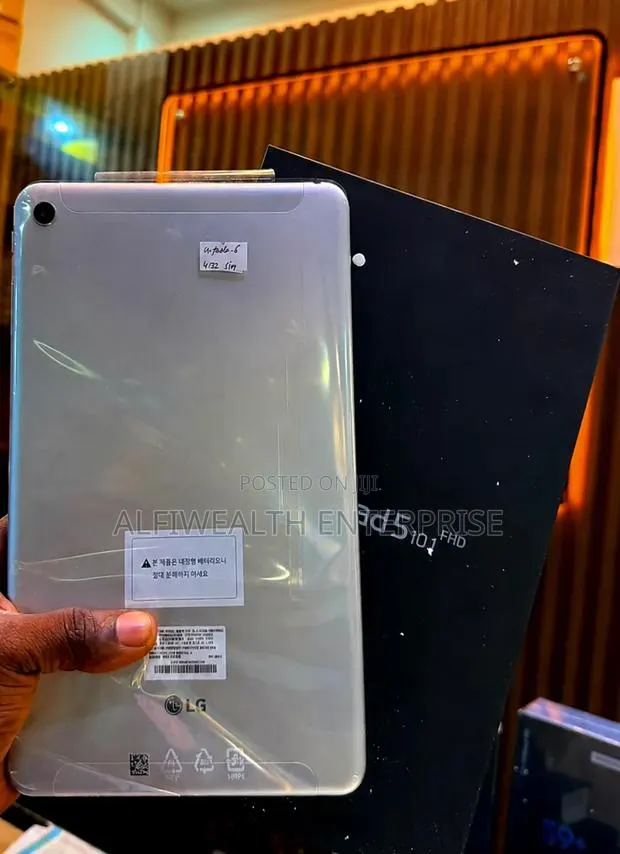 New LG G Pad 5 10.1 32 GB Silver · Photo 1
