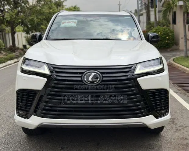 Lexus LX 700h 2025 White · Photo 1