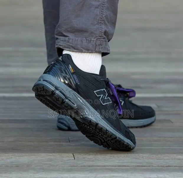 New Balance 1906R Black · Photo 1
