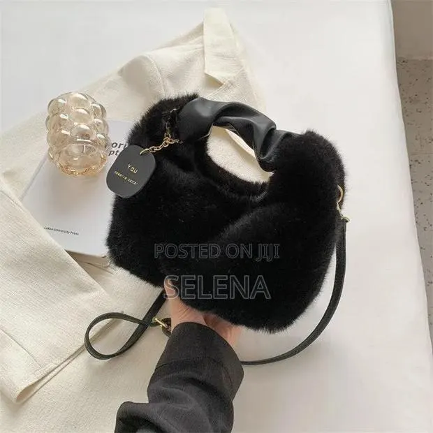High Quality Fluffy Bag · Photo 1