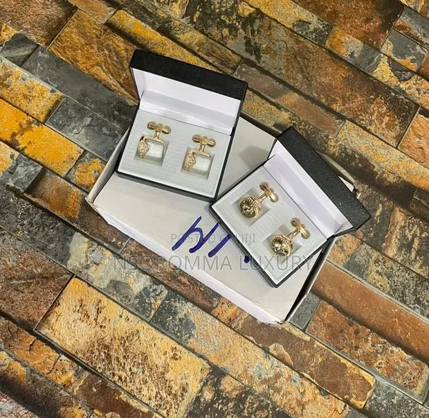Logo Branded Cufflink for Men · Photo 1