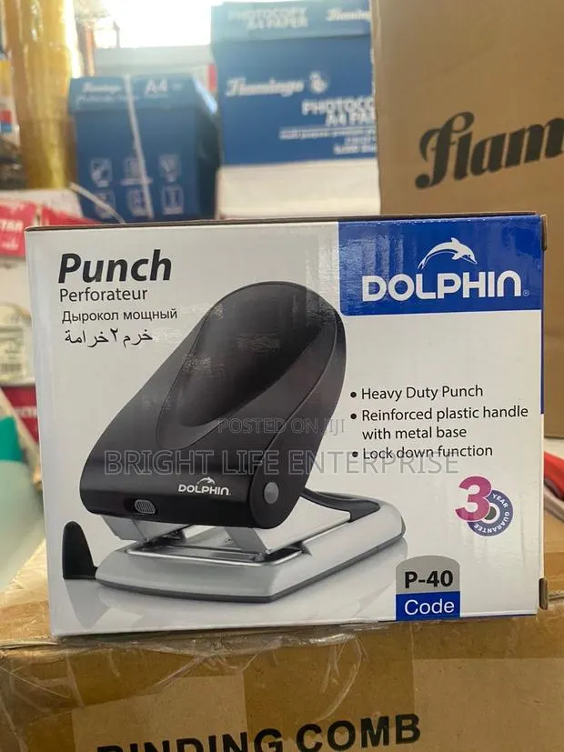 Dolphin Two Holes Punch · Photo 1