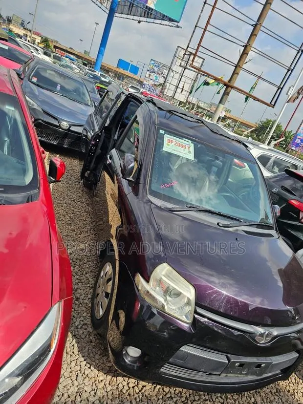 Toyota Sienta 1.5 FWD 2013 · Photo 1