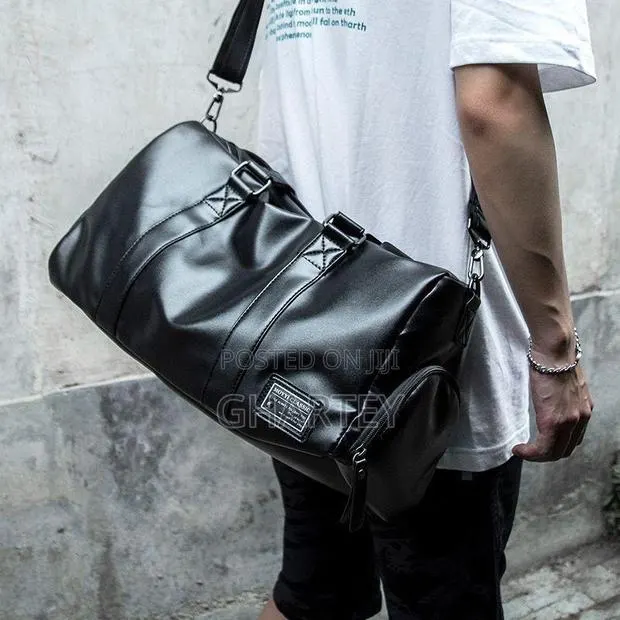 Weekender Luxury Leather Duffle Bag · Photo 1