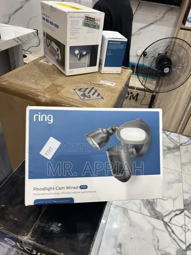 Choose Premium Ring Floodlight Cam Wired Pro(Black) · Photo 1