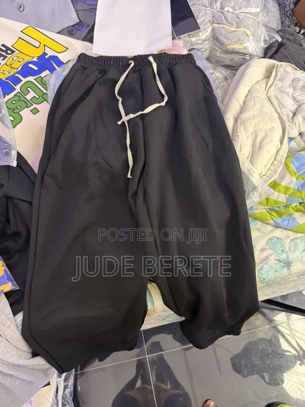 Joggers and Sweat Pants · Photo 1