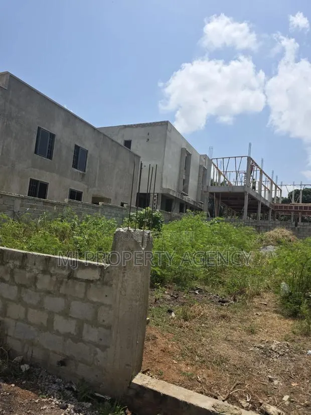 One Plot at Ahodwo Nyiayesu · Photo 1