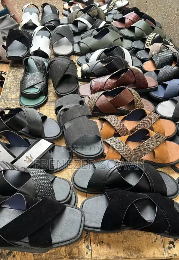 Leather/Suede Slippers · Photo 1