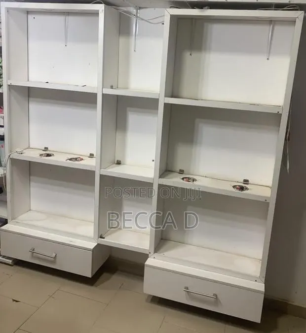 Wig Display Stand · Photo 1
