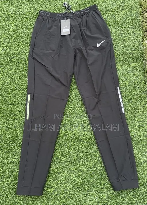 Black Nike Tracksuit · Photo 1