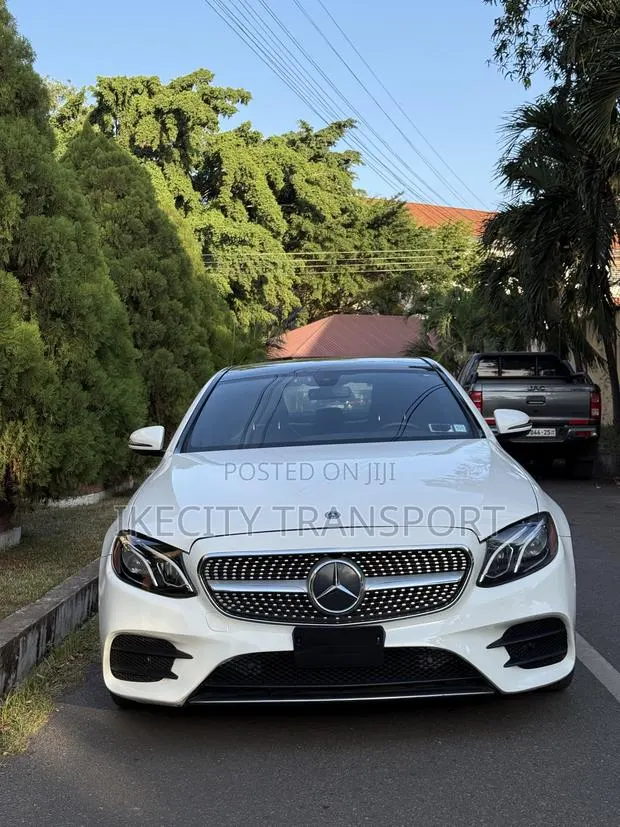 Mercedes-Benz E300 2018 White · Photo 1