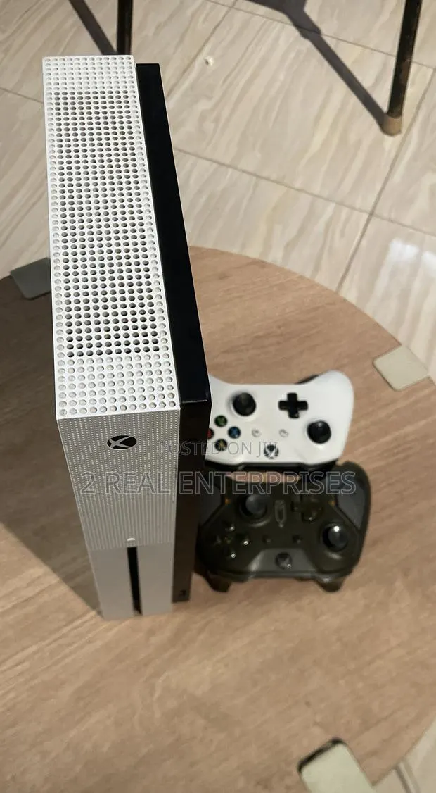 Xbox One S With 2 Wireless Controllers, 6 Offline Games Uk · Photo 1