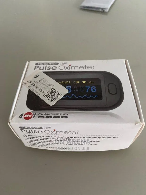 Finger Tips Pulse Oximeter · Photo 1