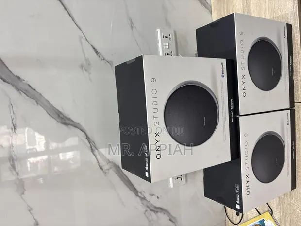 High Quality Harman Kardon Onyx 9 Wireless Speaker. · Photo 1
