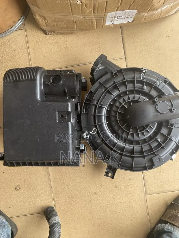 Hilux/ Vigo/ Fortuner Air Cleaner Box · Photo 1