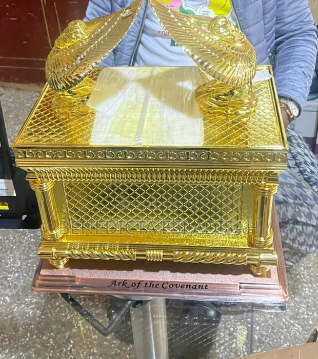 Premium Ack of the Covenant Biblical Replica · Photo 1