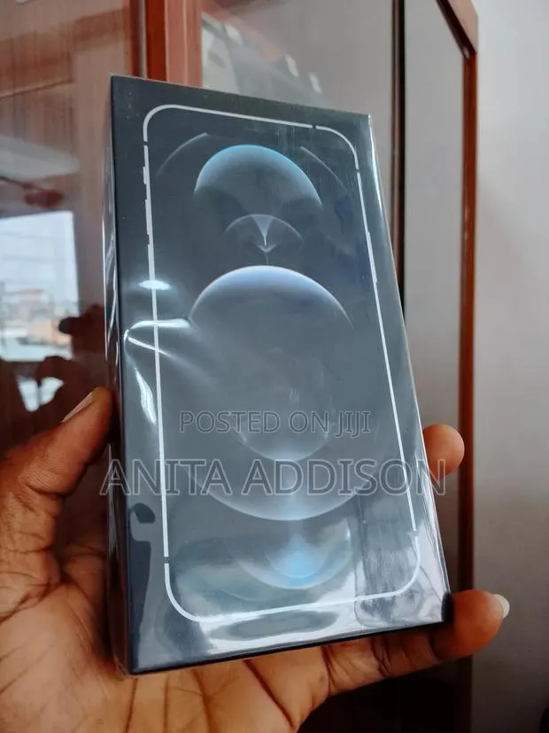 New Apple iPhone 12 Pro 128 GB Silver · Photo 1