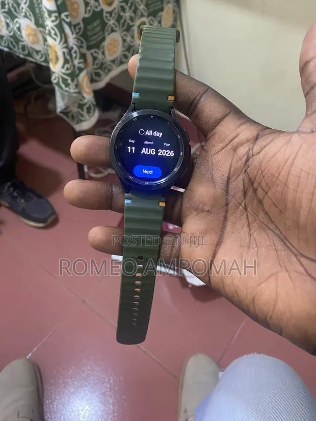 Samsung Galaxy Watch 4 Classic (LYNA) · Photo 1