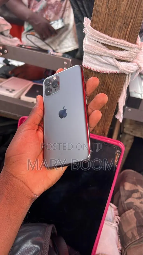Apple iPhone 11 Pro 64 GB Black · Photo 1