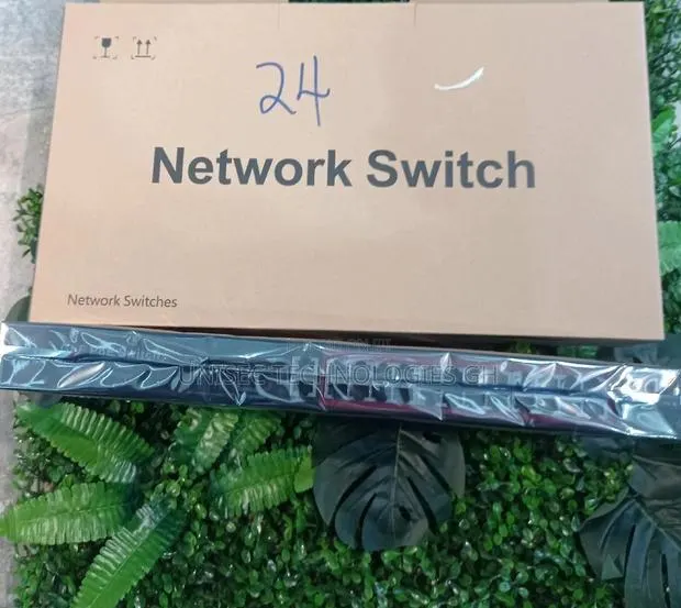 24 Port Ai Poe Switch · Photo 1