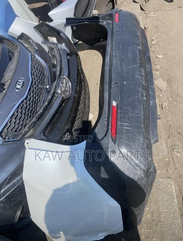 2018,2019,2020,2021,2022,2023,2024 Back Bumper for Toyota RAV4 · Photo 1