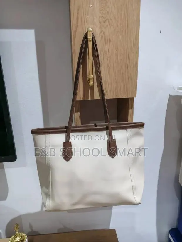 Beautiful Tote Bags · Photo 2