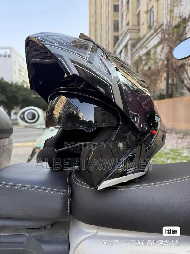 Axk Bluetooth Helmet · Photo 1