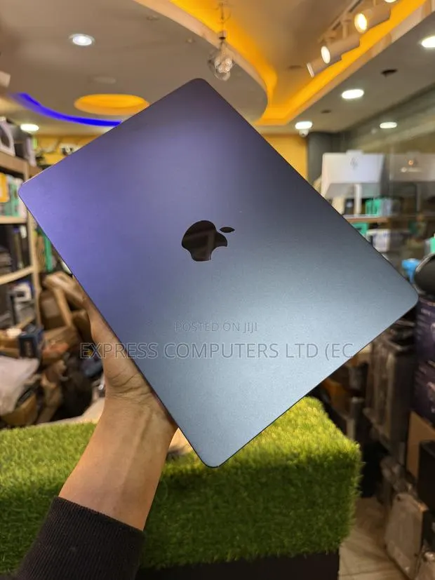 Laptop Apple MacBook Air 2024 M3 8GB Apple M3 SSD 512GB · Photo 1