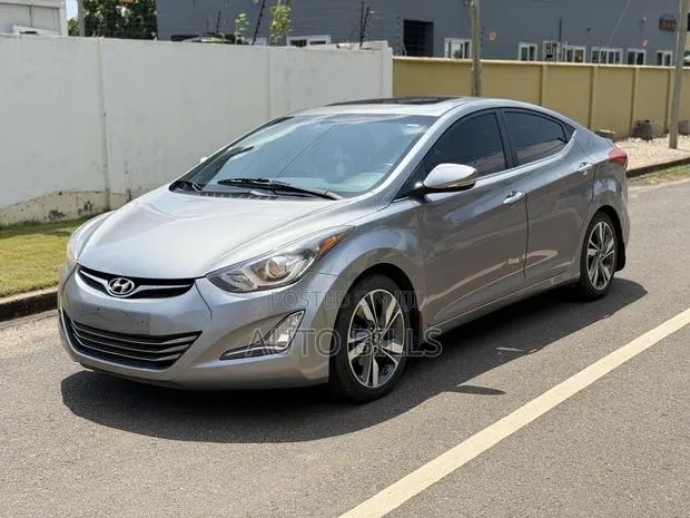 Hyundai Elantra Limited 4dr Sedan (1.8L 4cyl 6A) 2014 Silver · Photo 1