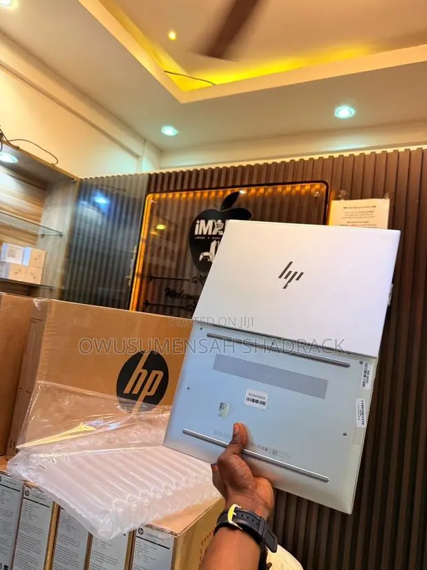 New Laptop HP EliteBook 830 G9 16GB Intel Core i5 SSD 256GB · Photo 1