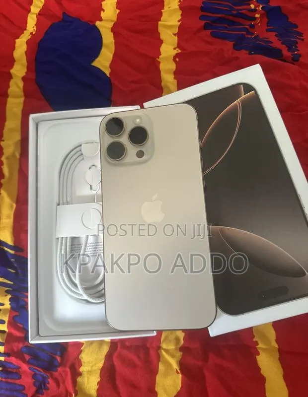 Apple iPhone 16 Pro Max 256 GB Gold · Photo 1