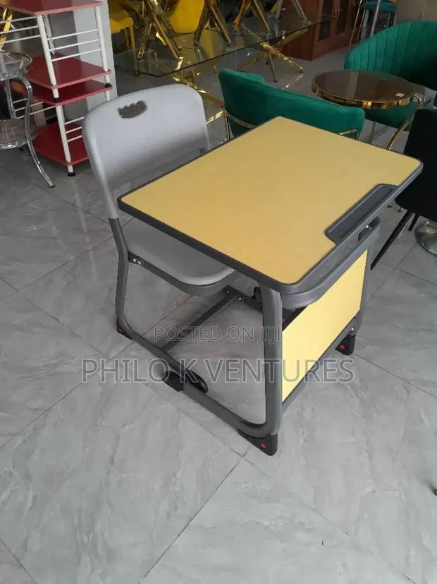 Study Desk Going for Cool Price · Photo 1
