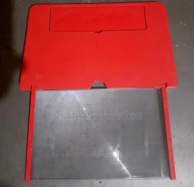 Phones and Tablet Magnifying Glass · Photo 1